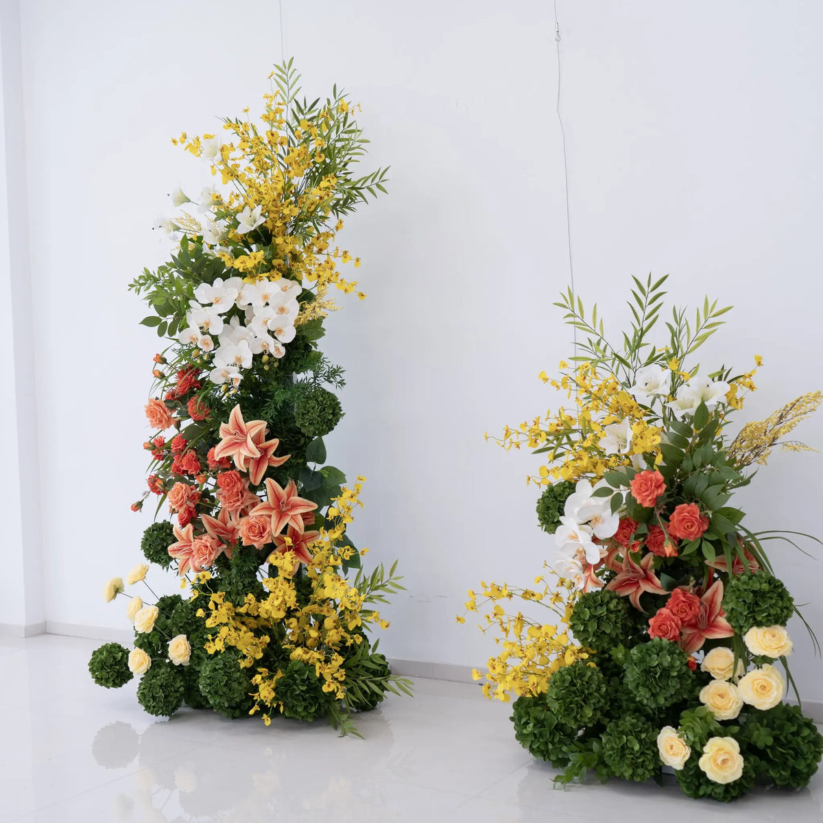 White Floral Horn Wedding Arch for Ceremony & Reception – Bridal Backdrop & Photo Zone Decoration