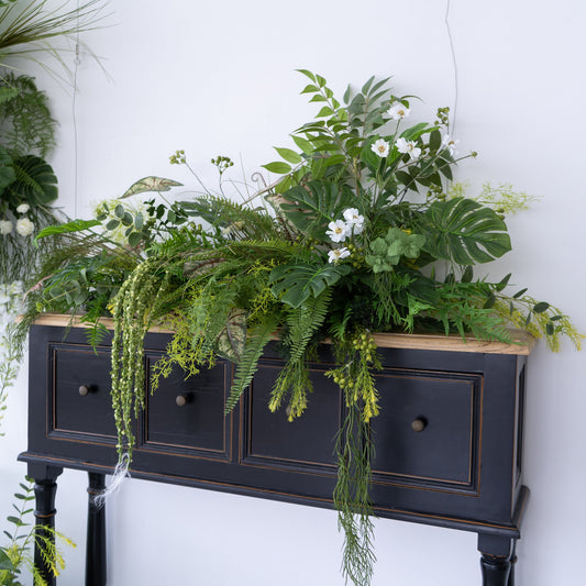 Composizione floreale da tavola con verde – Decorazione per tavoli da matrimonio