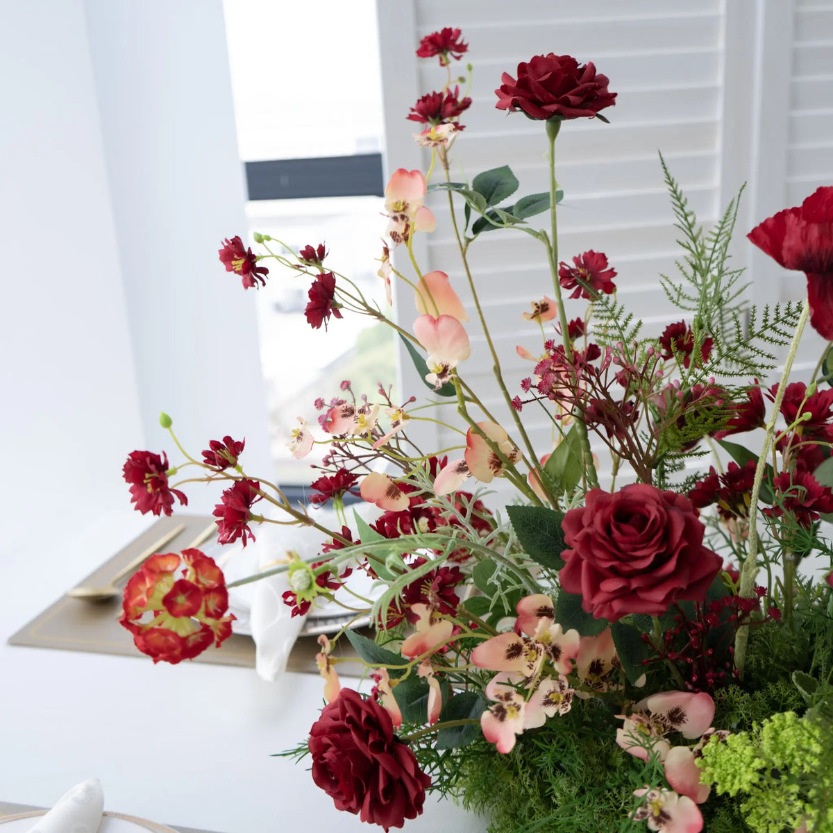 Red Floral Table Arrangement – Wedding Table Decor