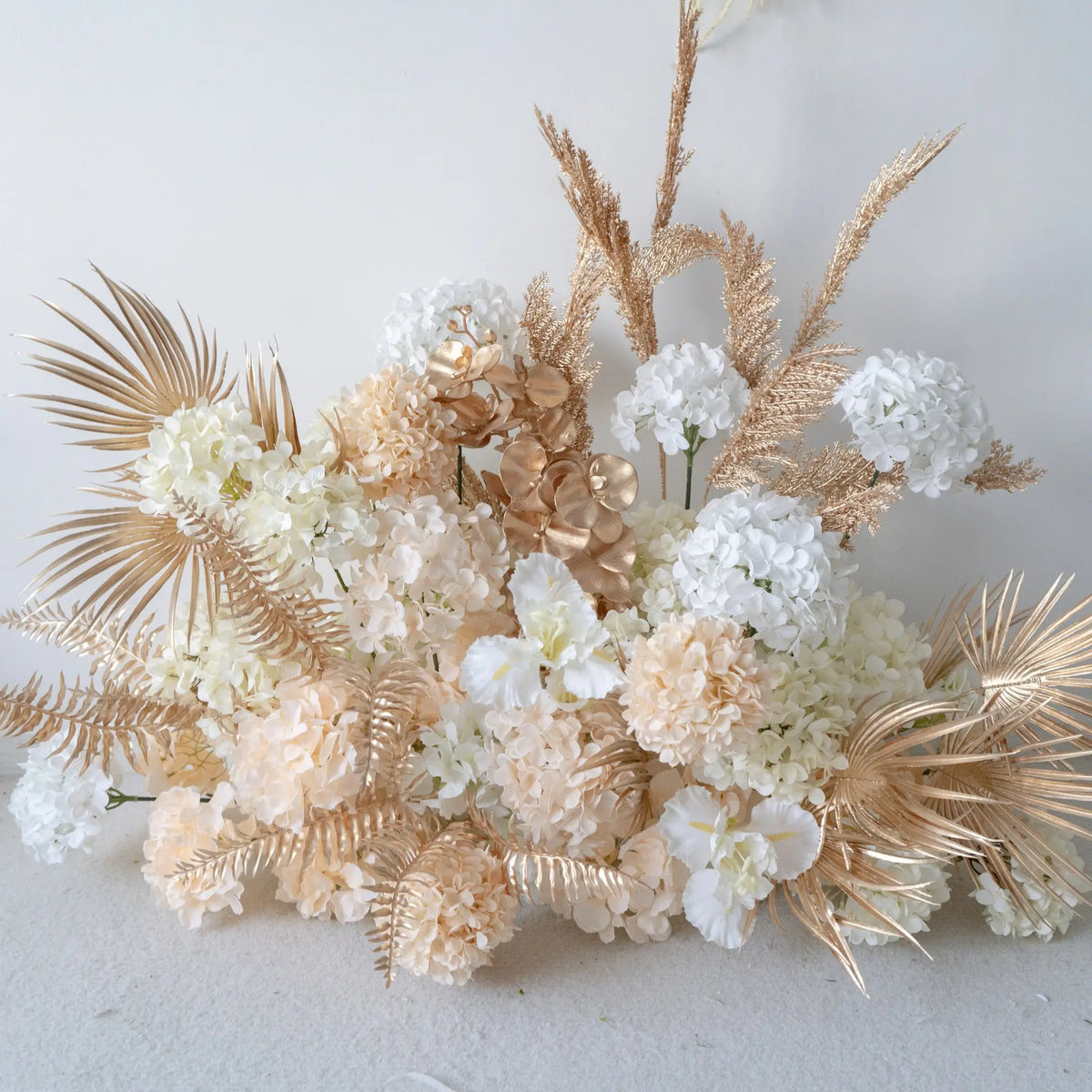 Pampas Beige Floral Row ā Wedding Aisle Decor