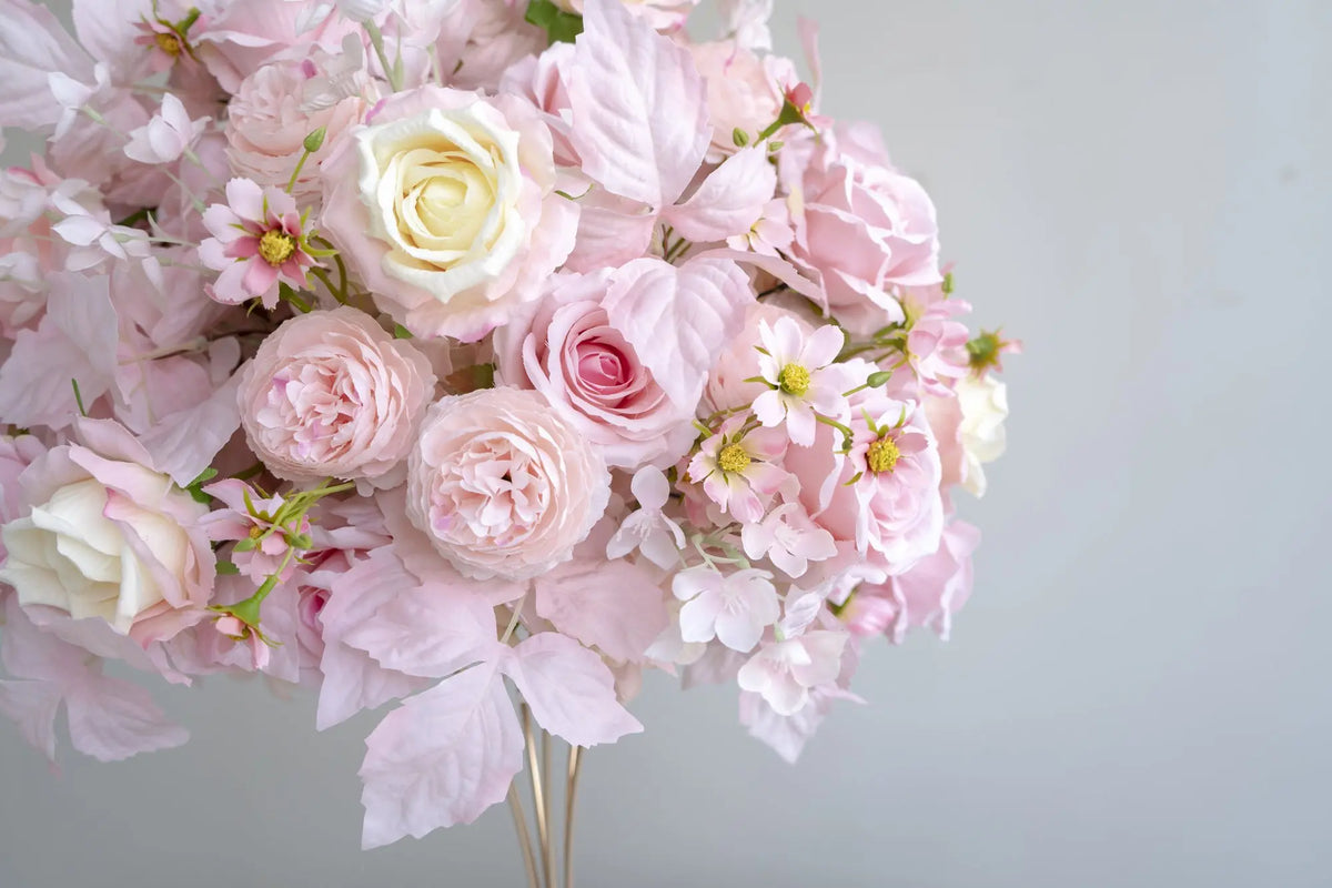 Pink Floral Centerpiece ā Wedding Table Decor