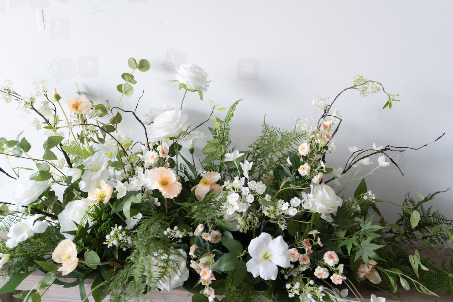 White Floral Table Arrangement – Wedding Table Decor