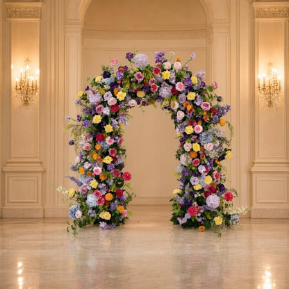 Arco nuziale floreale con corna – Elegante fondale per la cerimonia