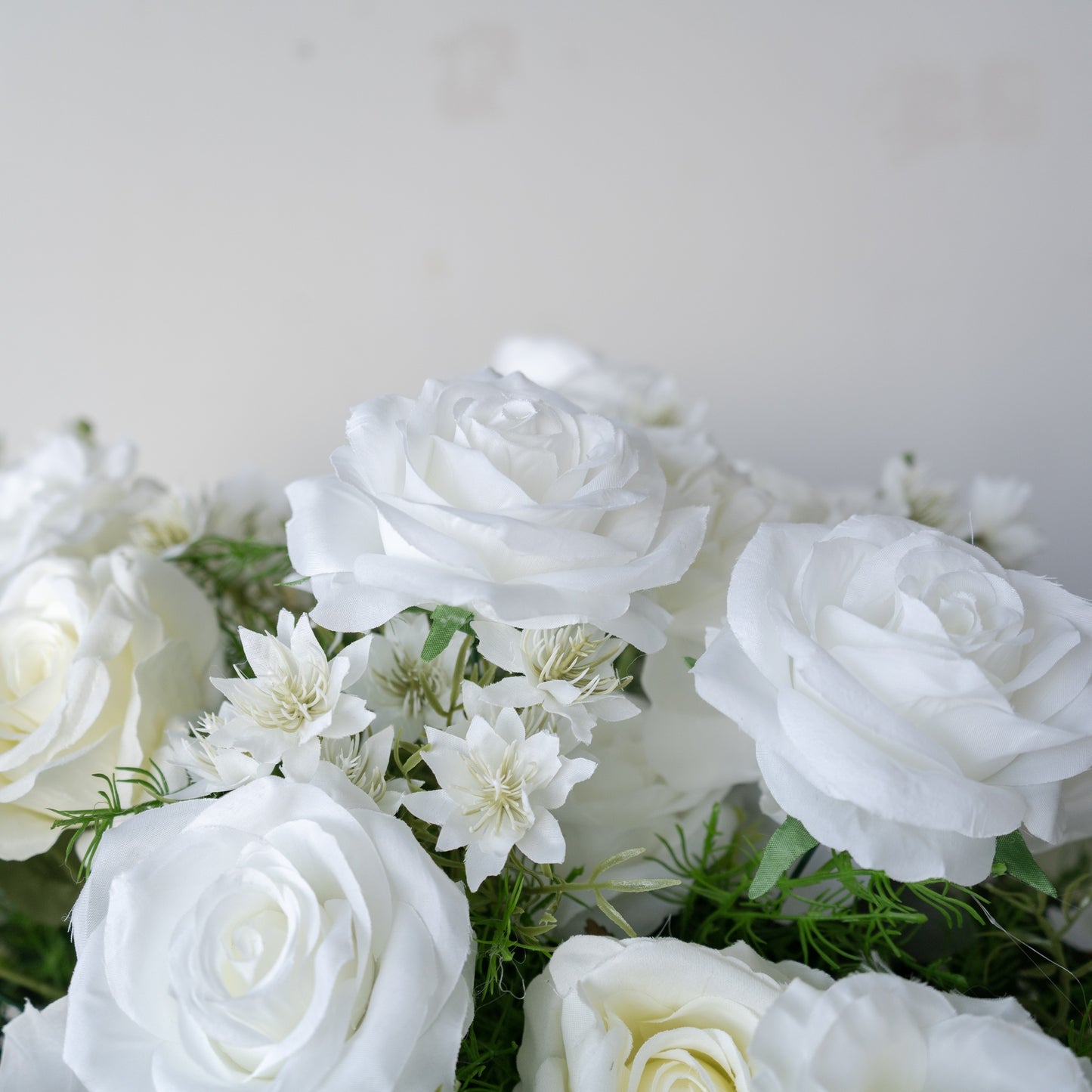 White Floral Centerpiece – Wedding Table Decor