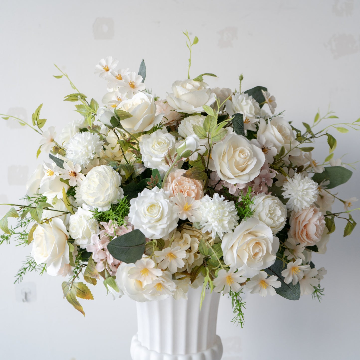 White & Champagne Floral Centerpiece – Wedding Table Decor