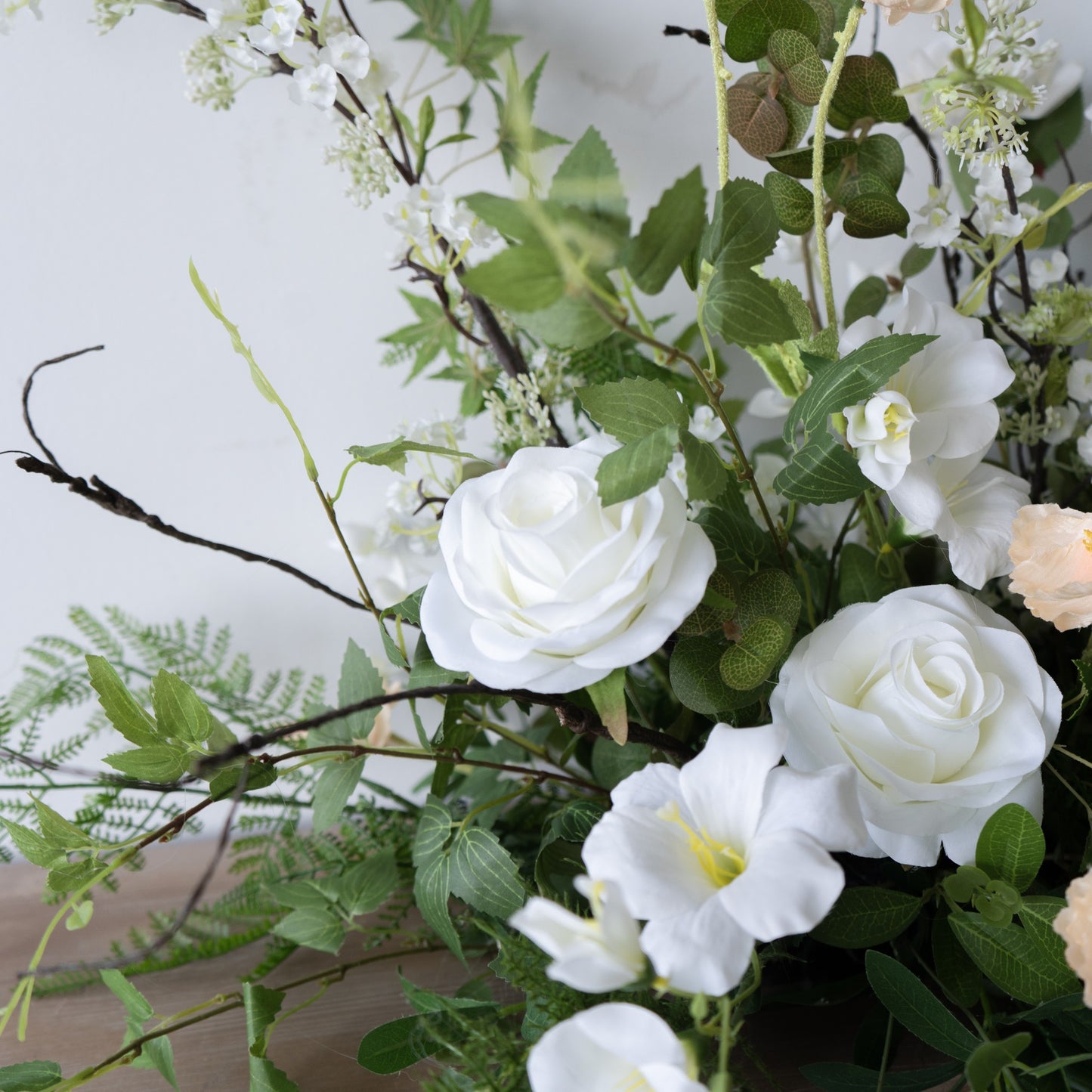 White Floral Table Arrangement – Wedding Table Decor