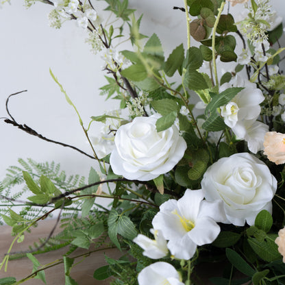 White Floral Table Arrangement – Wedding Table Decor