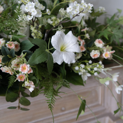 White Floral Table Arrangement – Wedding Table Decor