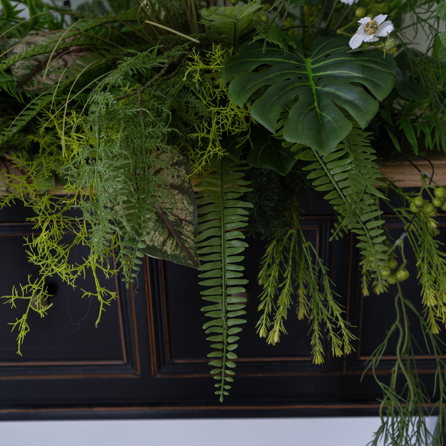 Greenery Floral Table Arrangement – Wedding Table Decor