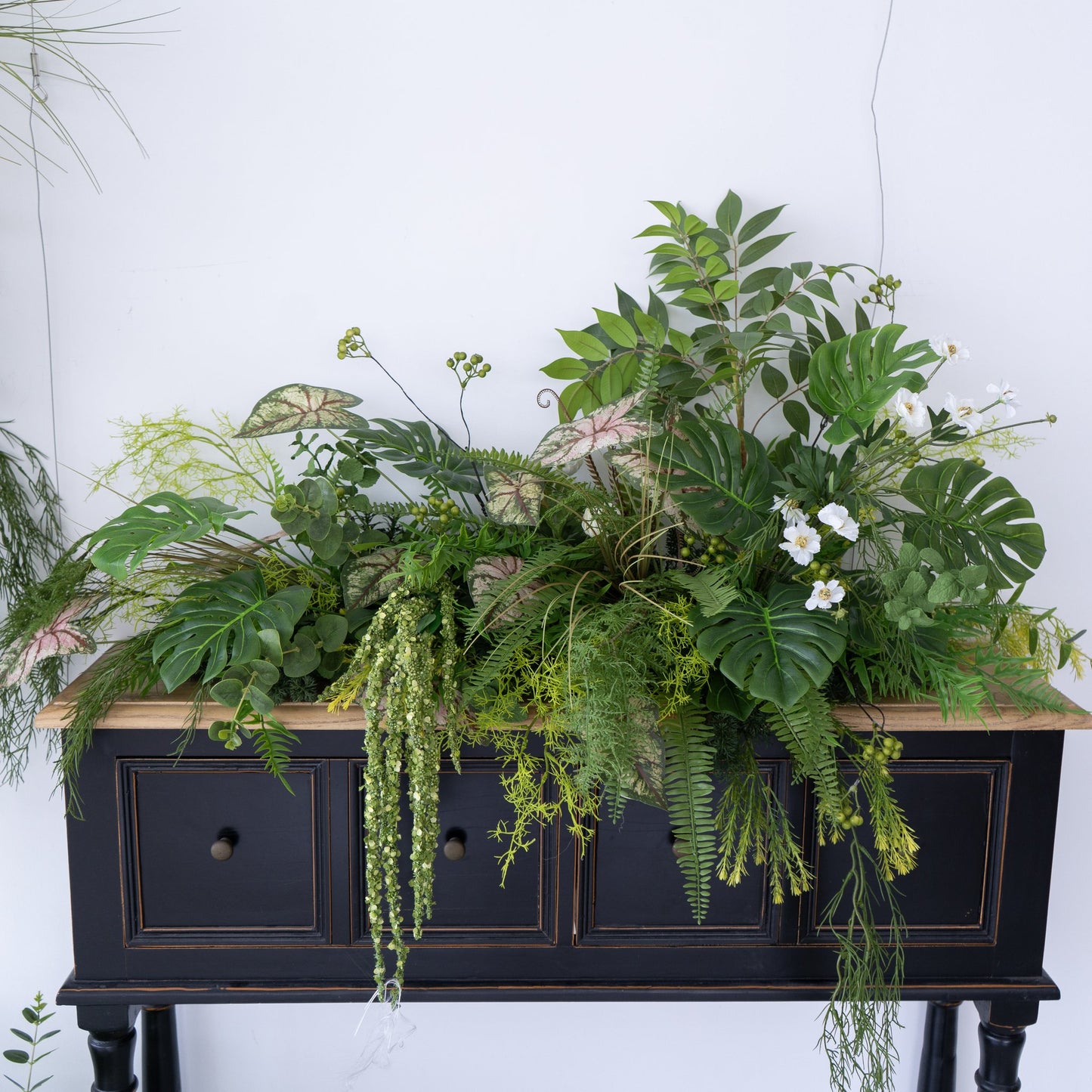 Greenery Floral Table Arrangement – Wedding Table Decor