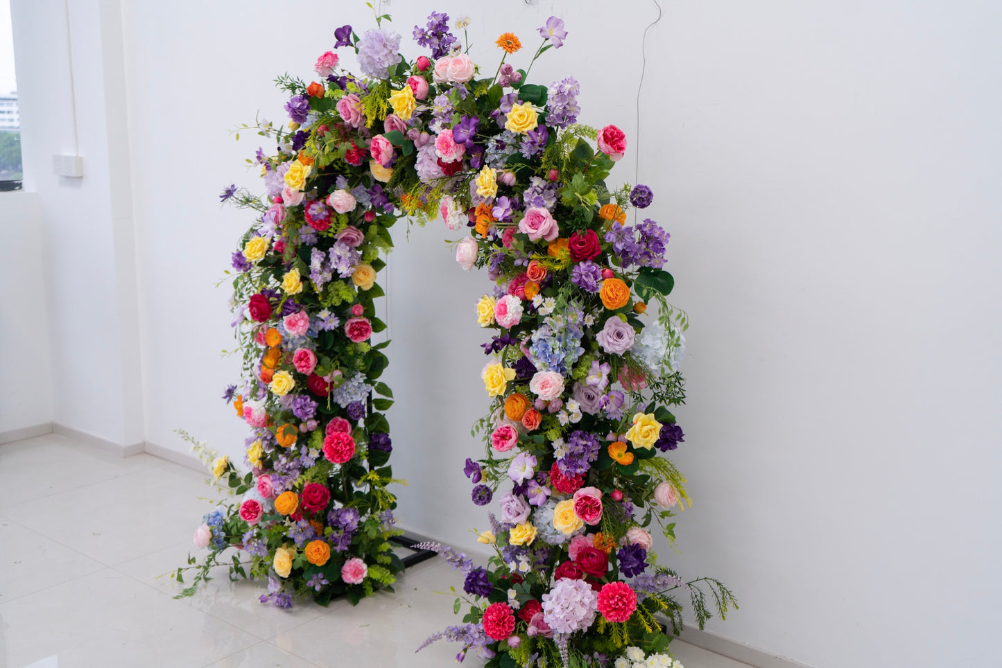 Floral Horn Wedding Arch – Elegant Ceremony Backdrop