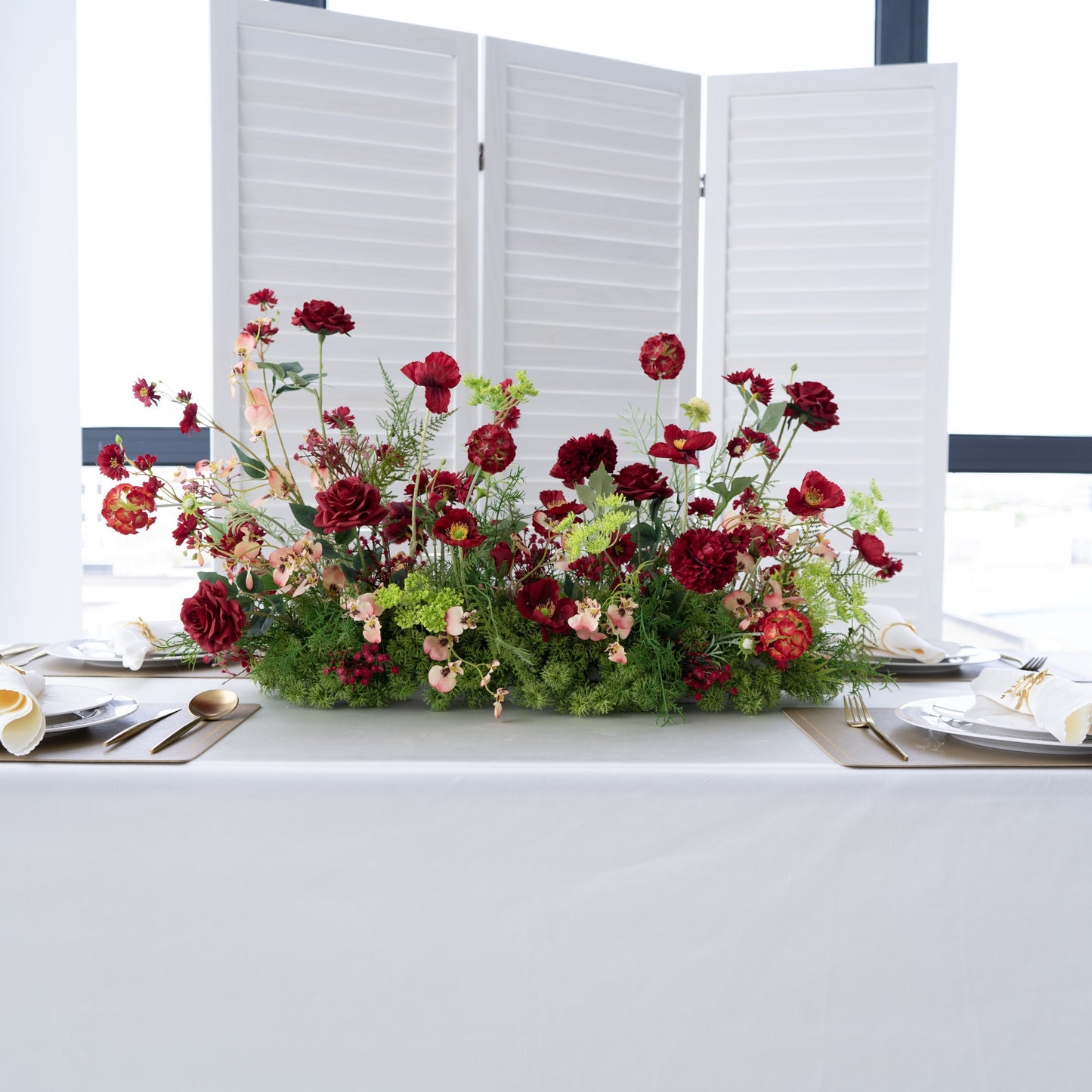 Red Floral Table Arrangement – Wedding Table Decor