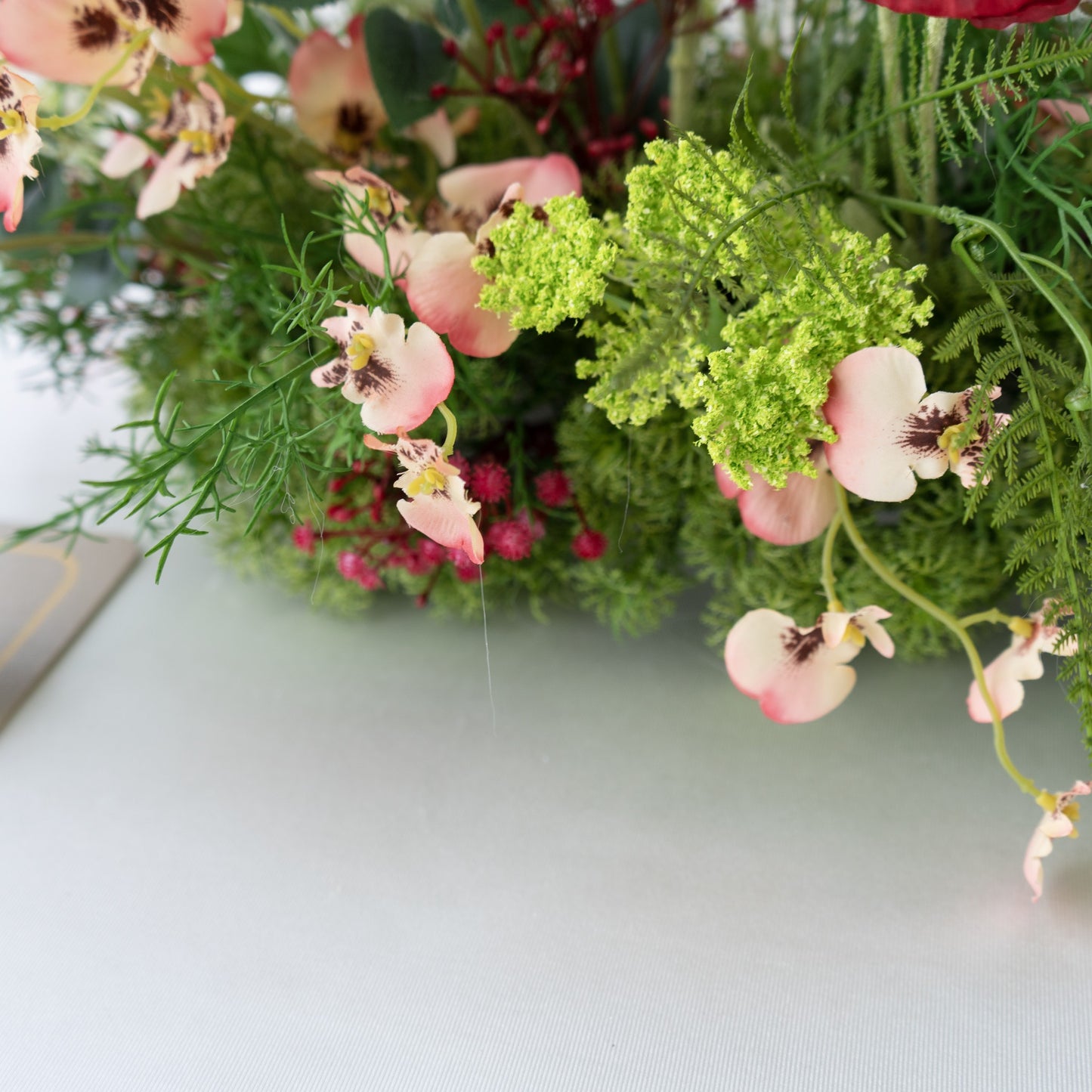 Red Floral Table Arrangement – Wedding Table Decor