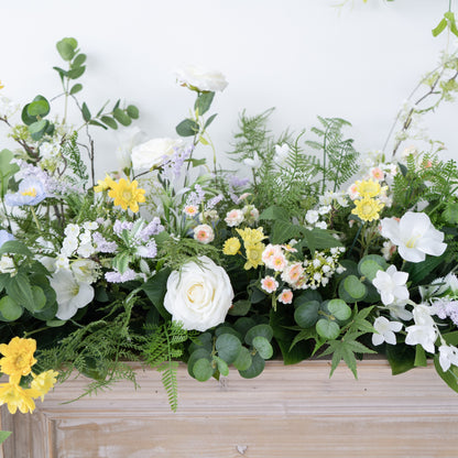 White Garden Floral Table Arrangement – Wedding Table Decor