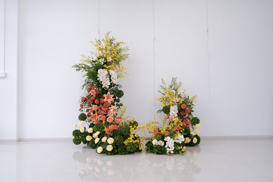 White Floral Horn Wedding Arch for Ceremony & Reception – Bridal Backdrop & Photo Zone Decoration