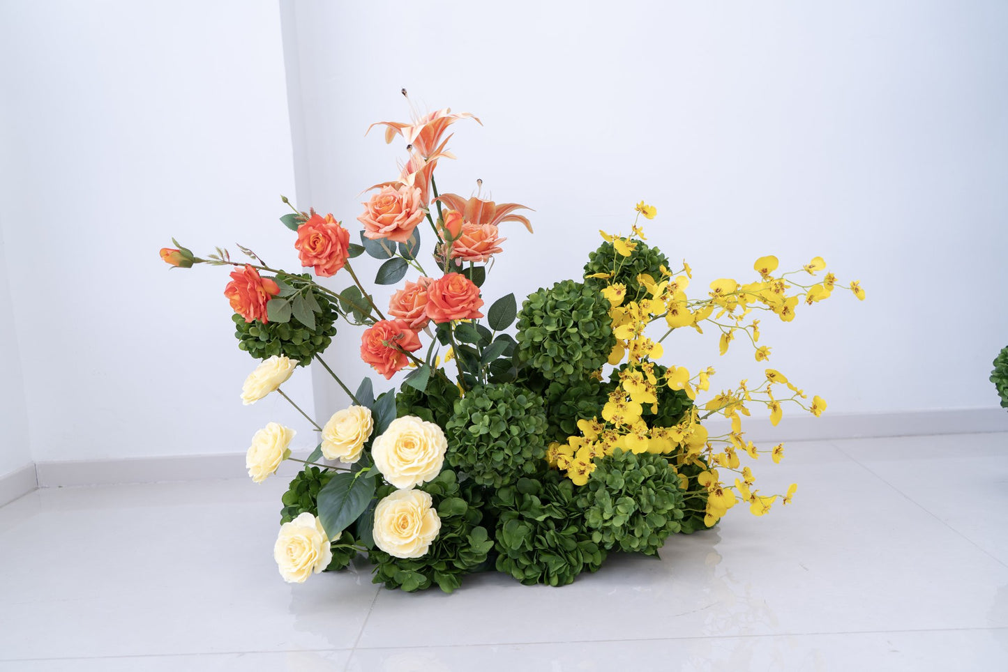 White Floral Horn Wedding Arch for Ceremony & Reception – Bridal Backdrop & Photo Zone Decoration