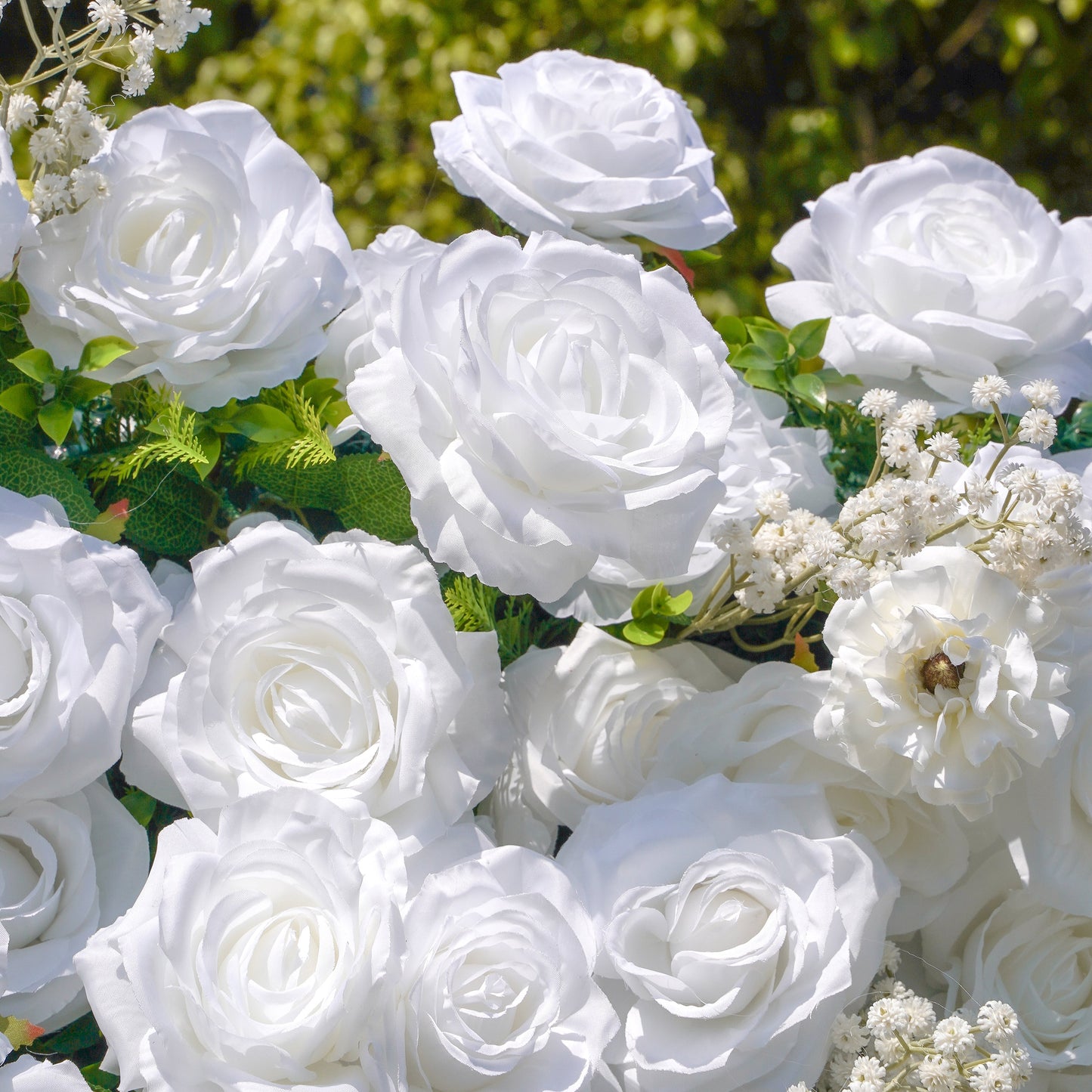 Detailed white flower mix in the backdrop