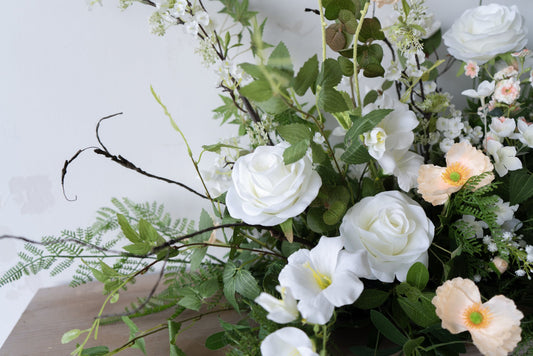 White Floral Table Arrangement – Wedding Table Decor