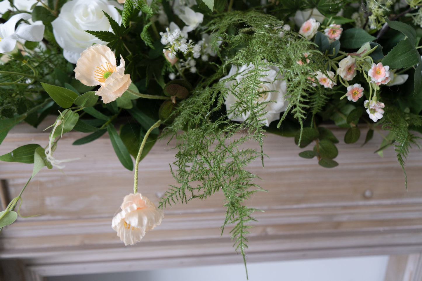 White Floral Table Arrangement – Wedding Table Decor
