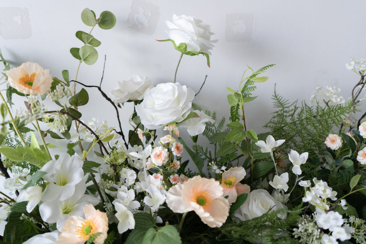 White Floral Table Arrangement – Wedding Table Decor