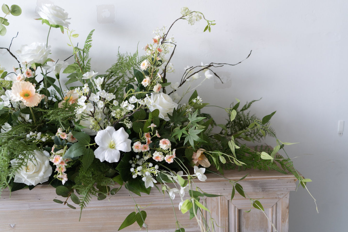 White Floral Table Arrangement – Wedding Table Decor