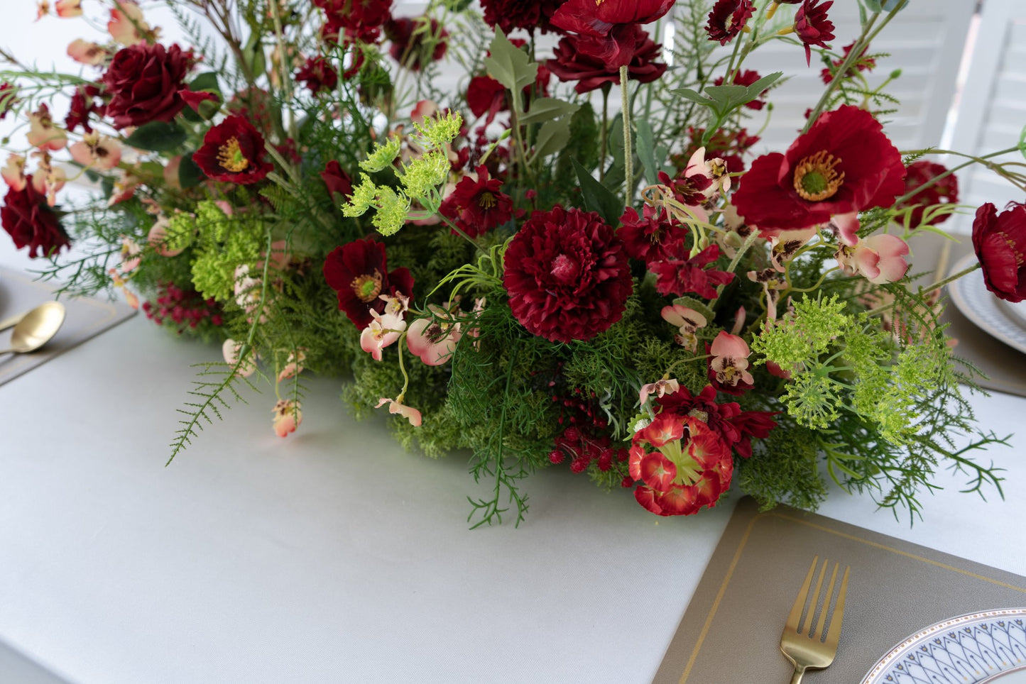 Red Floral Table Arrangement – Wedding Table Decor