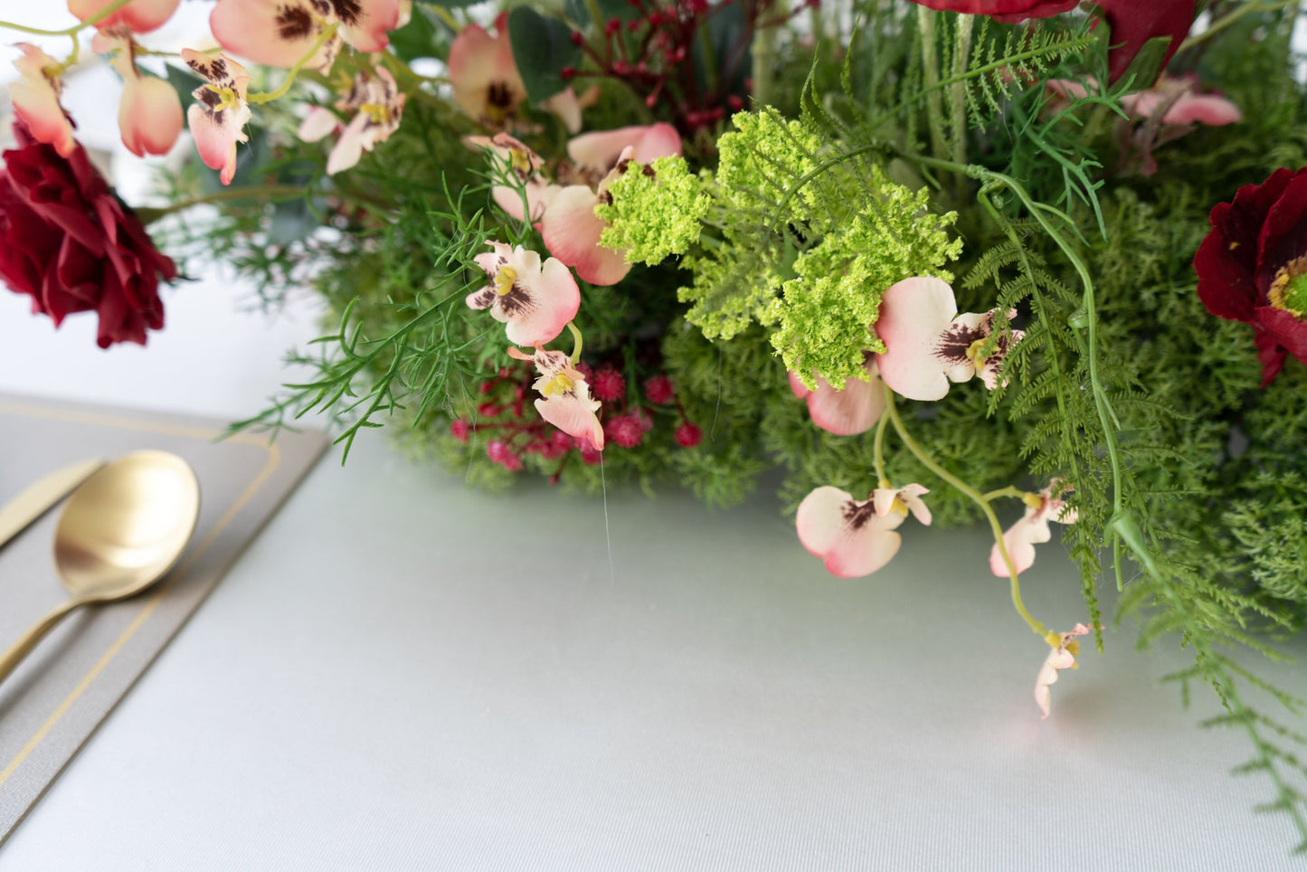 Red Floral Table Arrangement – Wedding Table Decor