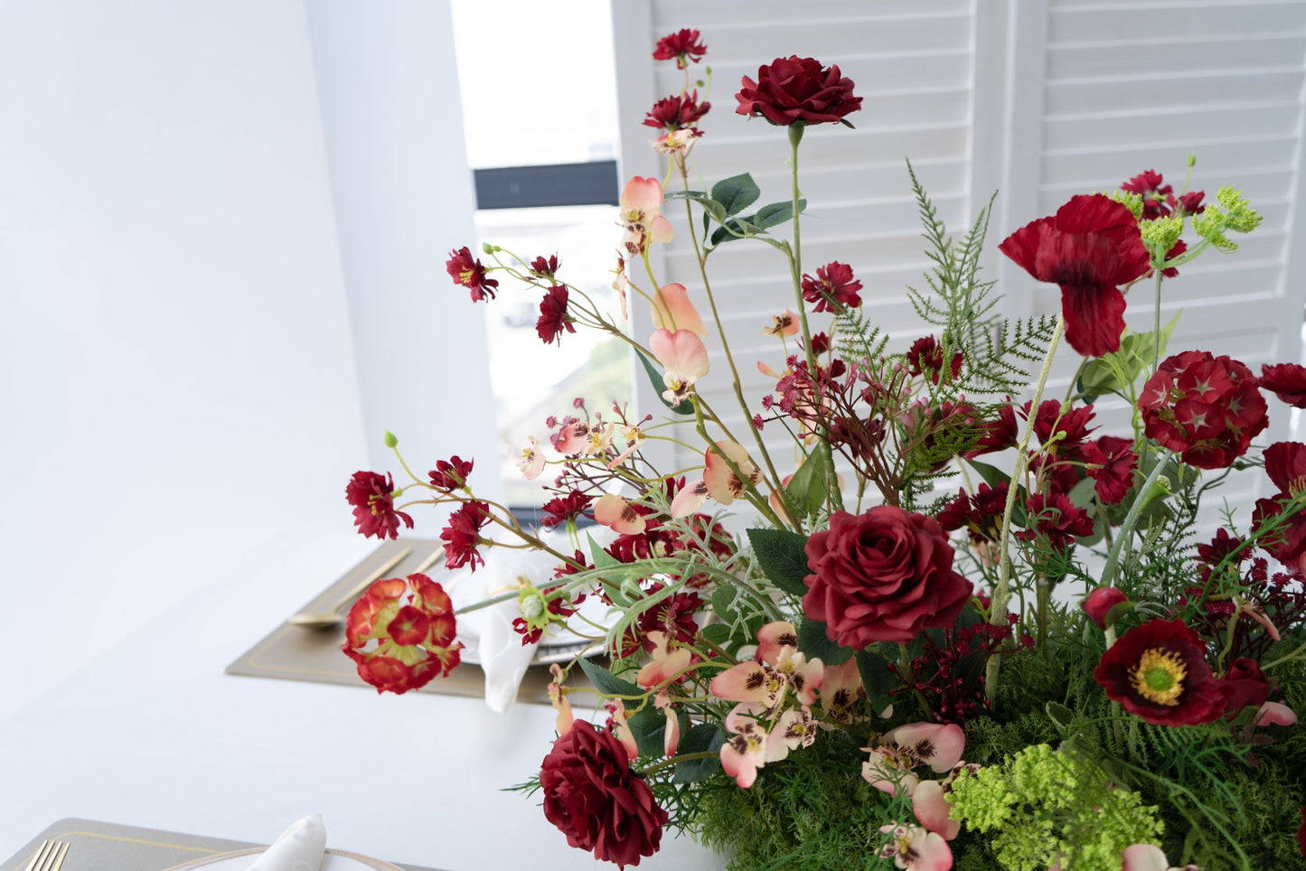 Red Floral Table Arrangement – Wedding Table Decor